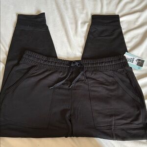DSG “nwt” black fleece joggers Sz: M